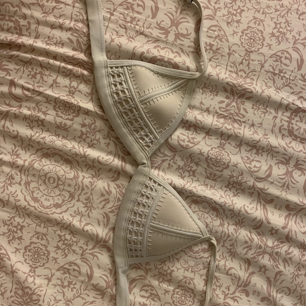White triangl bikini top